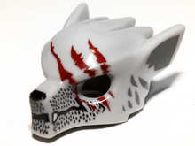 Part 11233pb03 - Minifigure, Headgear Mask Wolf with Fangs, Stubble and Three Dark Red Gashes Pattern - De BrickPlaats