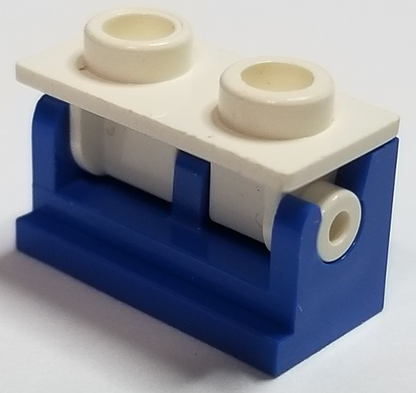 Part 3937c14 - Hinge Brick 1 x 2 with White Top Plate (3937 / 3938) - De BrickPlaats