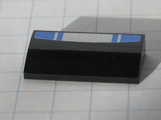 Part 61068pb004 - Slope, Curved 2 x 4 x 2/3 without Bottom Tubes with Blue and Silver Pattern (Sticker) - Set 8120 - De BrickPlaats