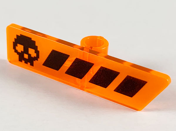Part 65191pb02 - Minifigure, Utensil Gameplayer Label with Pixelated Black Skull and Broken Stripe / Health Bar Pattern - De BrickPlaats
