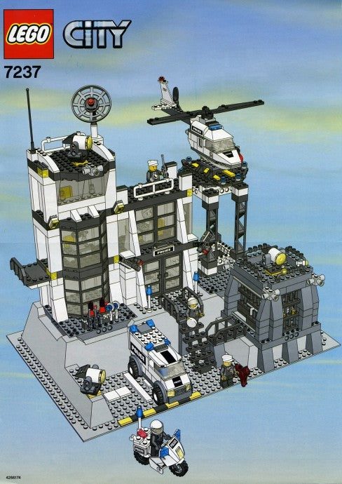 Set 7237 - Police Station - WITH Light-Up Minifigure - De BrickPlaats