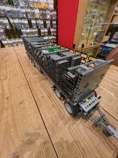 Set 8258 - Crane Truck