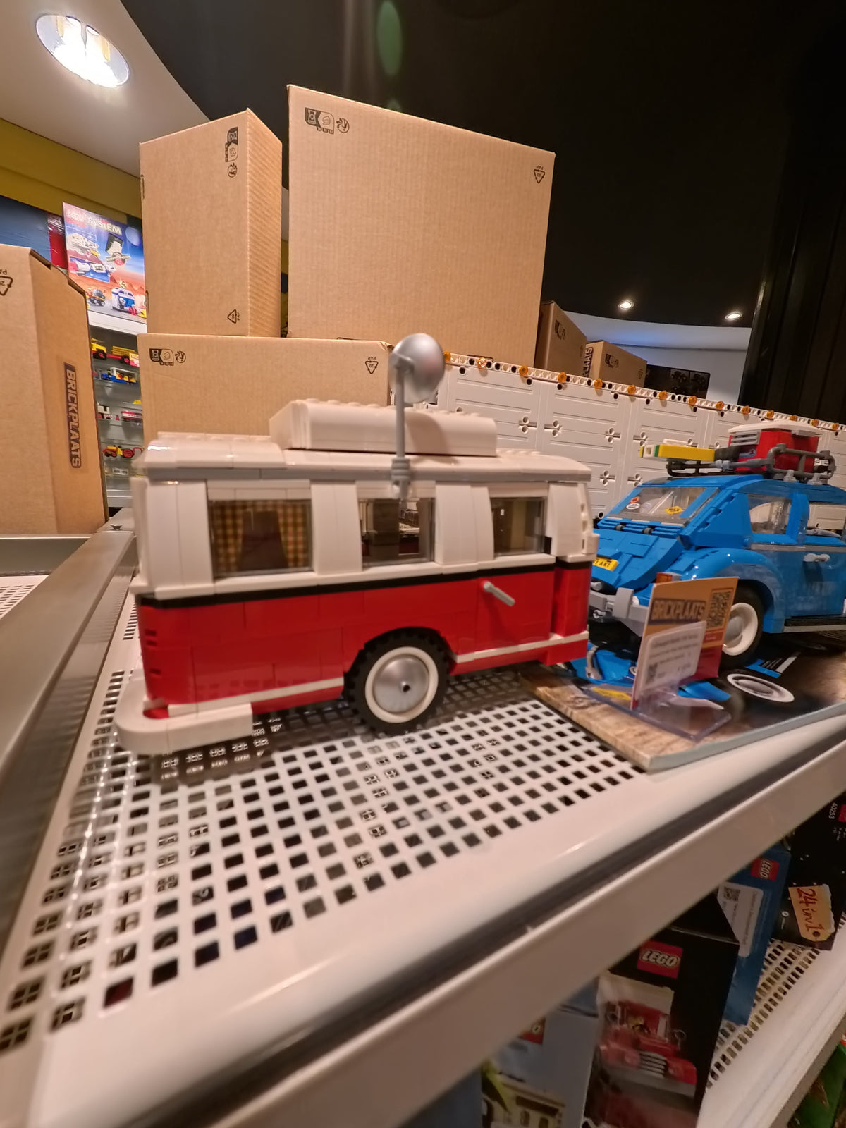 Set 10252 - Volkswagen Beetle (VW Beetle) met MOC caravan