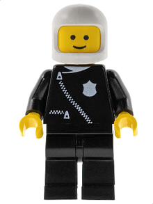 Minifig cop003 - Police - Zipper with Badge, Black Legs, White Classic Helmet - De BrickPlaats