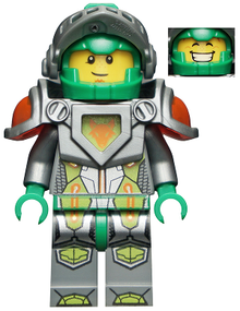 Minifig nex035 - Aaron Fox - Flat Silver Visor and Armor, 2 Clips and 2 Bars with Tow Ball on Back